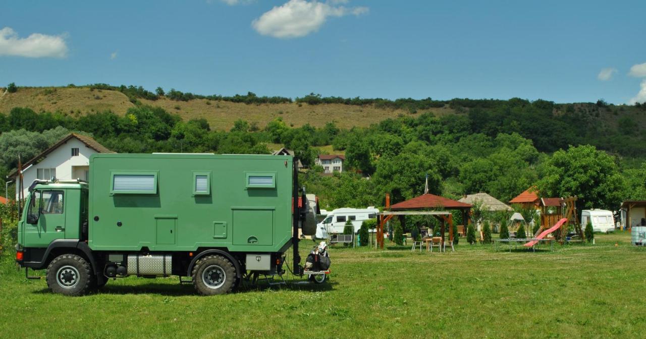 Camping La Foisor Turda Bagian luar foto