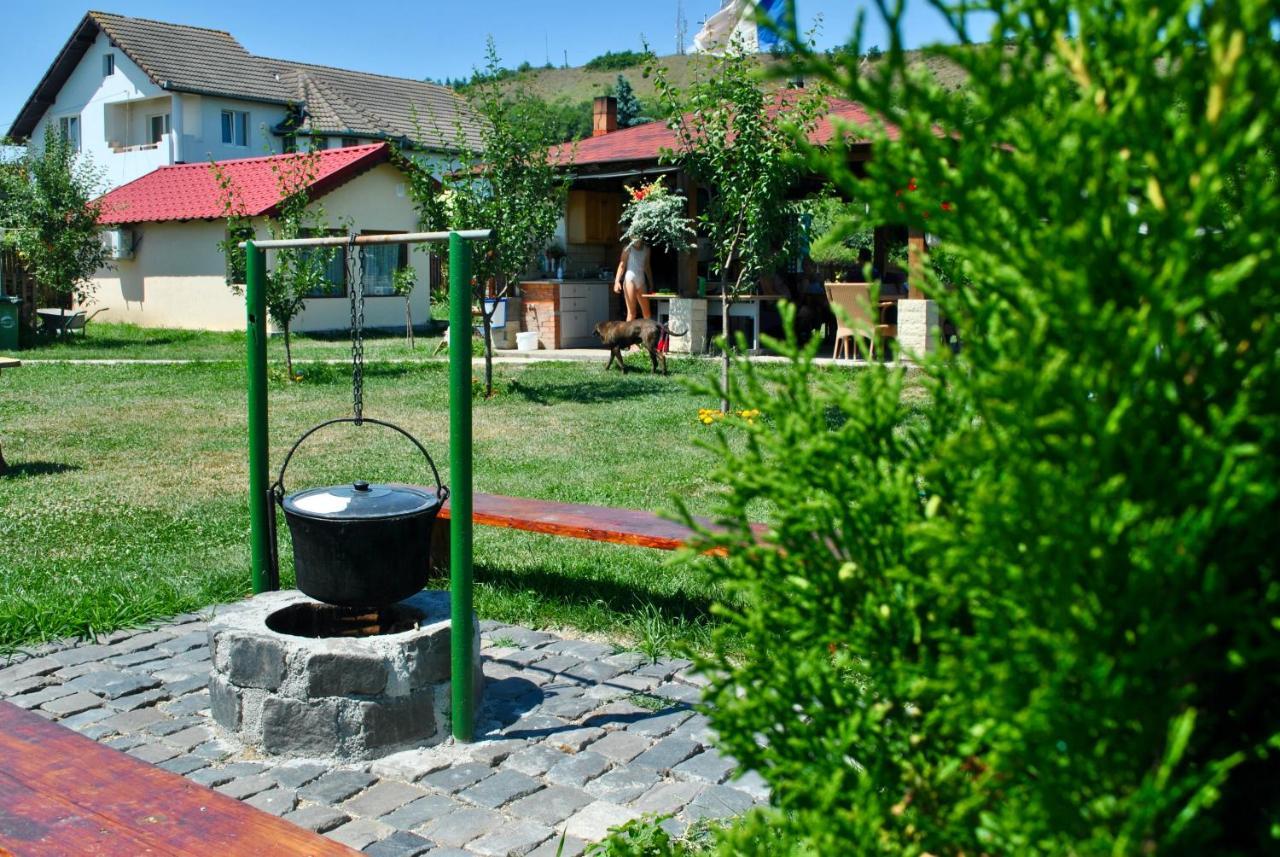 Camping La Foisor Turda Bagian luar foto