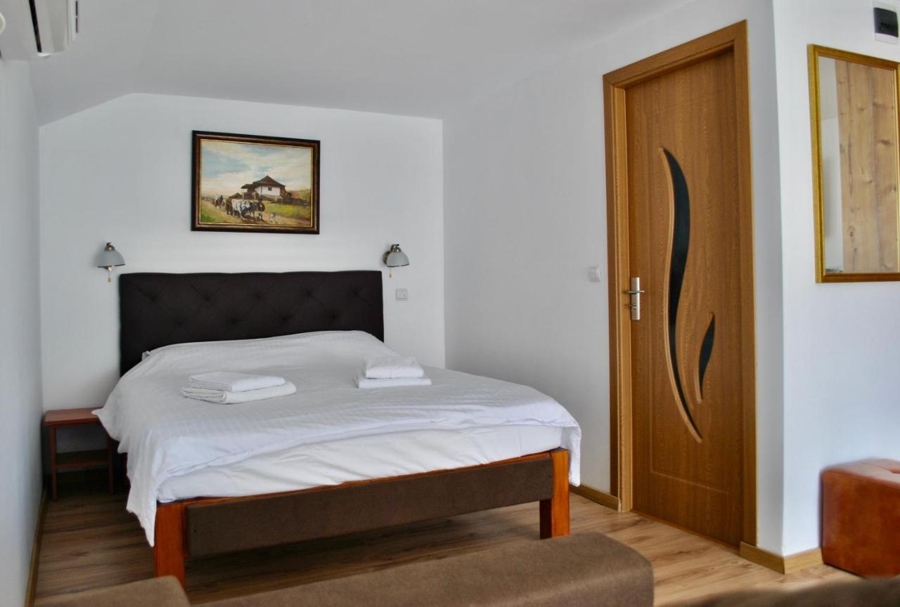 Camping La Foisor Turda Bagian luar foto