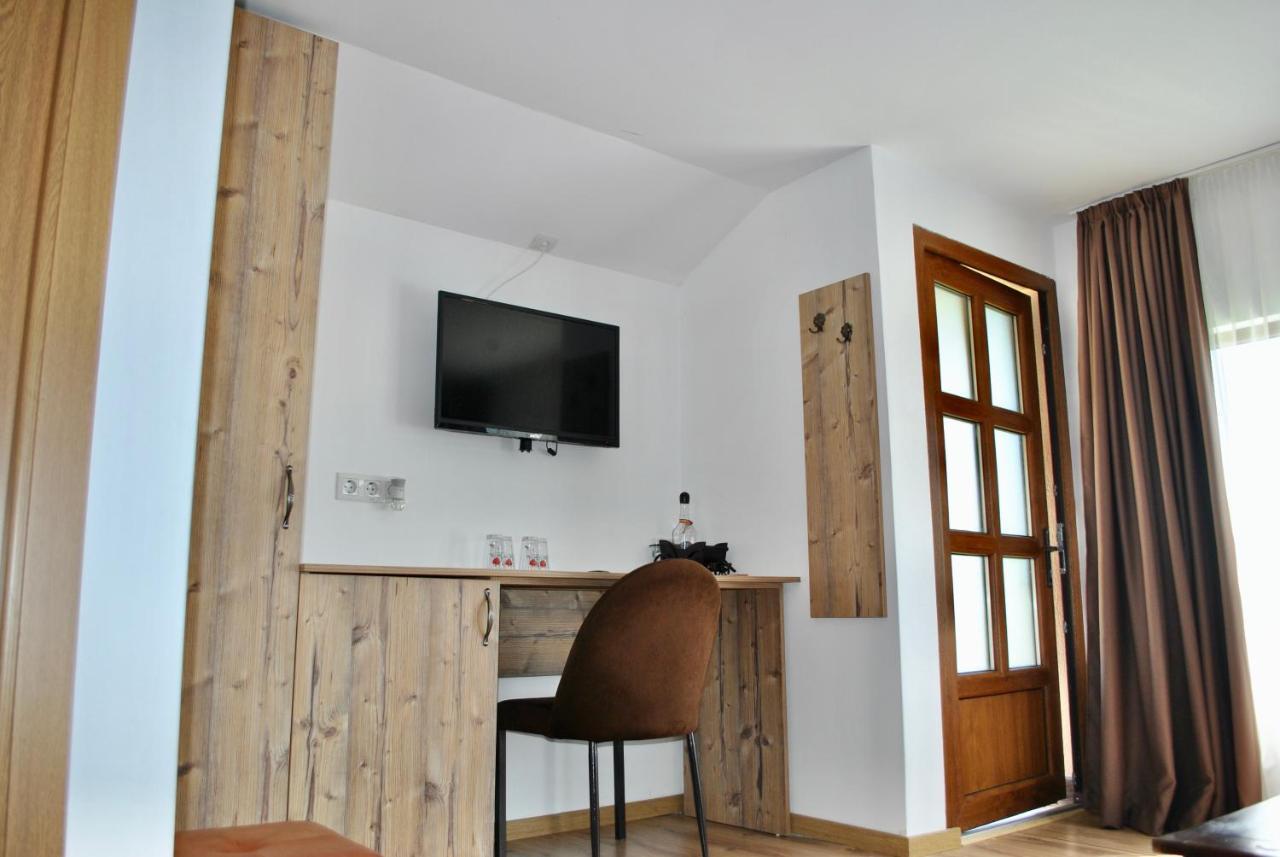 Camping La Foisor Turda Bagian luar foto