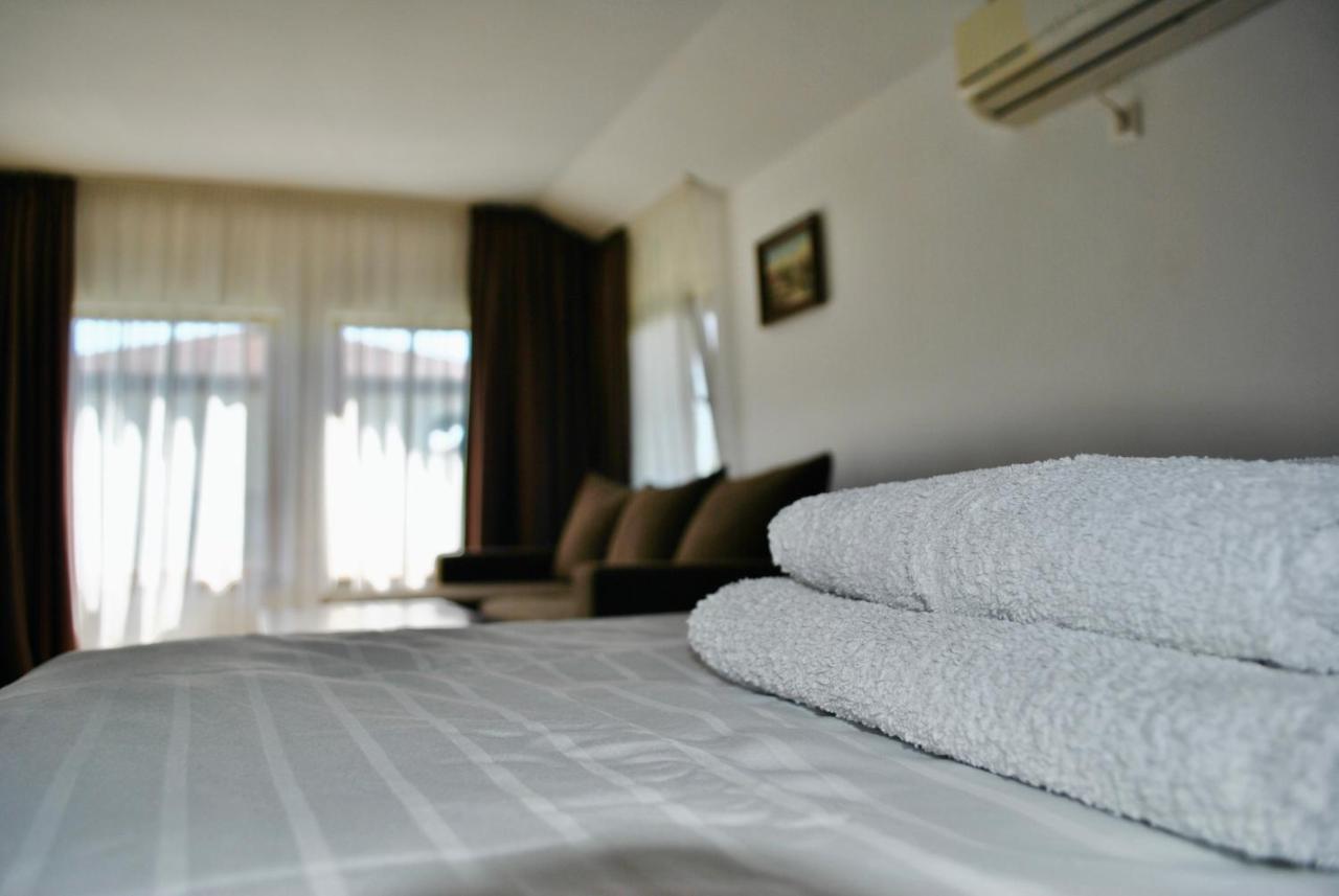 Camping La Foisor Turda Bagian luar foto